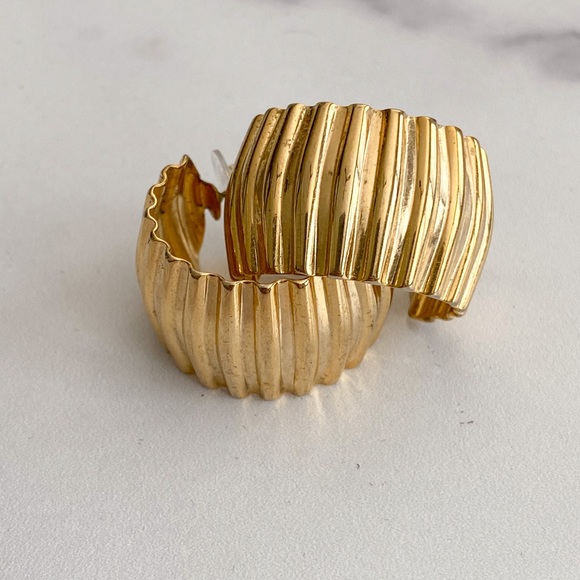 Accordion Hoops - Picture 1 of 2